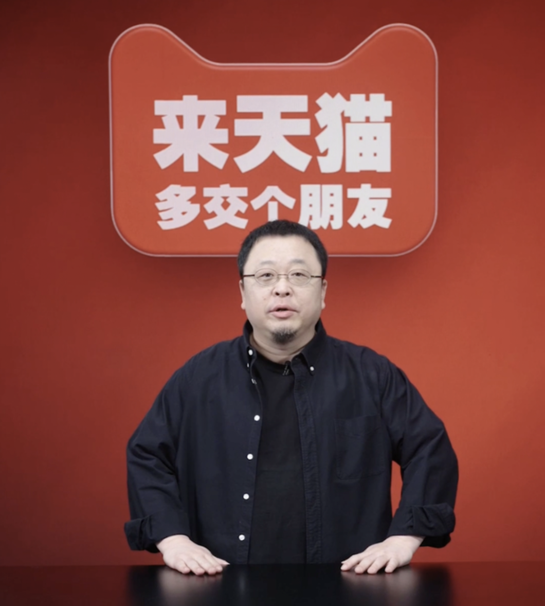 东方甄选“入淘”,董宇辉“留守”抖音