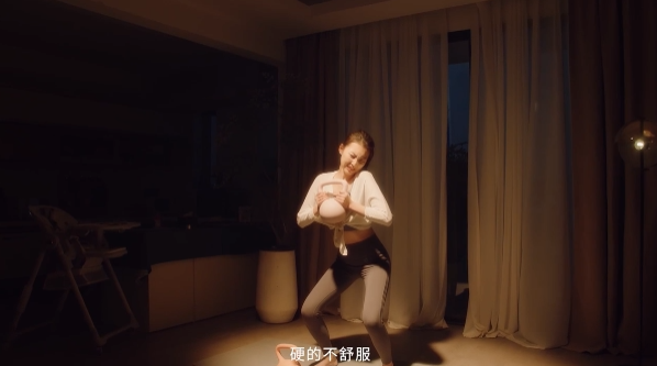 孕哺期妈妈看不见的痛,被嫚熙这支短片治愈了