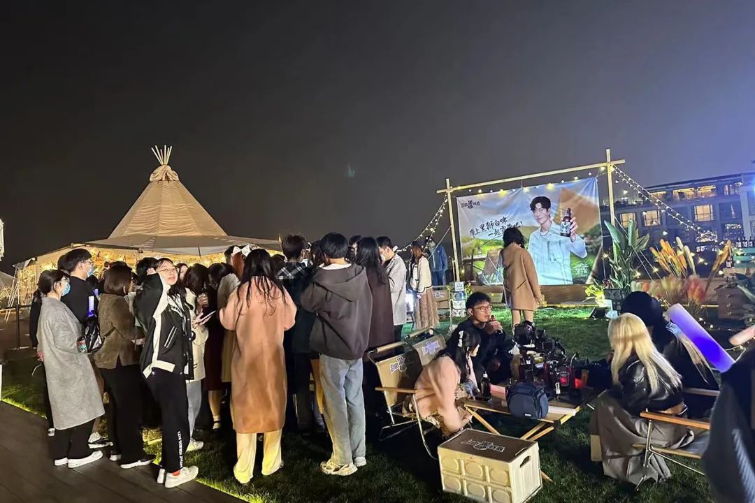 露营营销,黑狮白啤才是高端玩家!