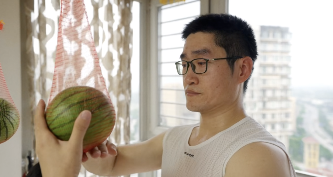 这是一条“爹”味儿很重的视频……..