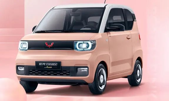 雅迪草莓熊“八嘎车”火了,撞脸五菱?