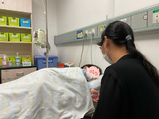 脱口秀演员黑灯讲笑话,我笑了是不尊重他吗?