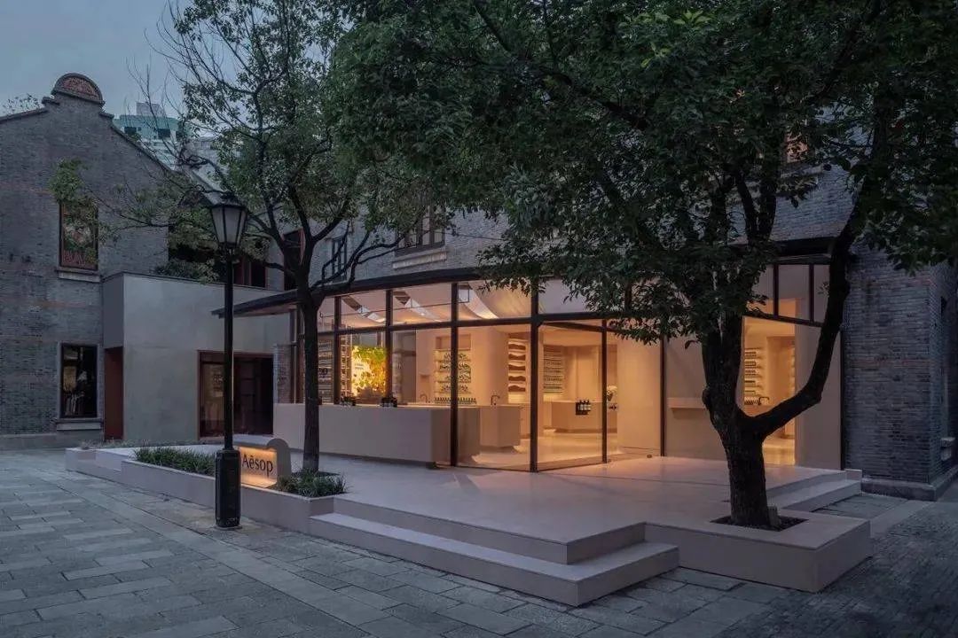洞察 | 求新的消费品牌们正在向老建筑要灵感