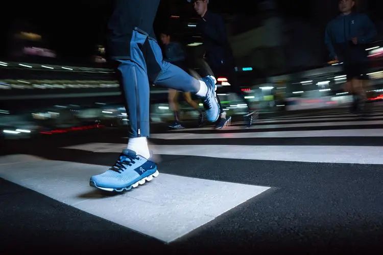 2024国产运动鞋服:品牌分化、细分渗透、专业为王
