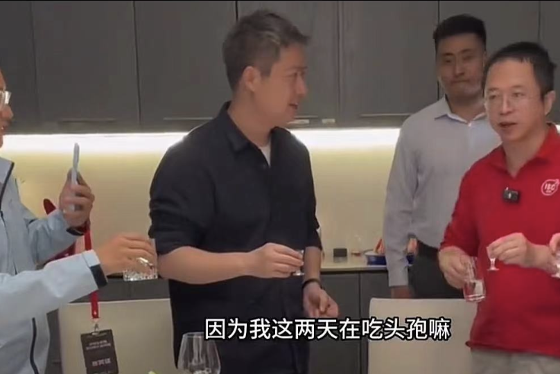 看周鸿祎卖车,看产品经理的“酒局文化”