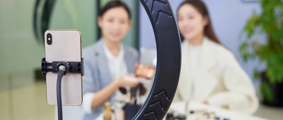 刘强东“分身”带货,京东加码直播电商晚了吗?