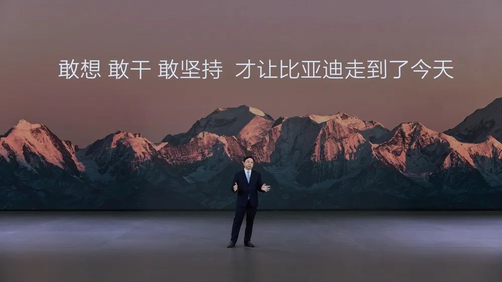 销冠比亚迪 ,驶入智驾淘汰赛