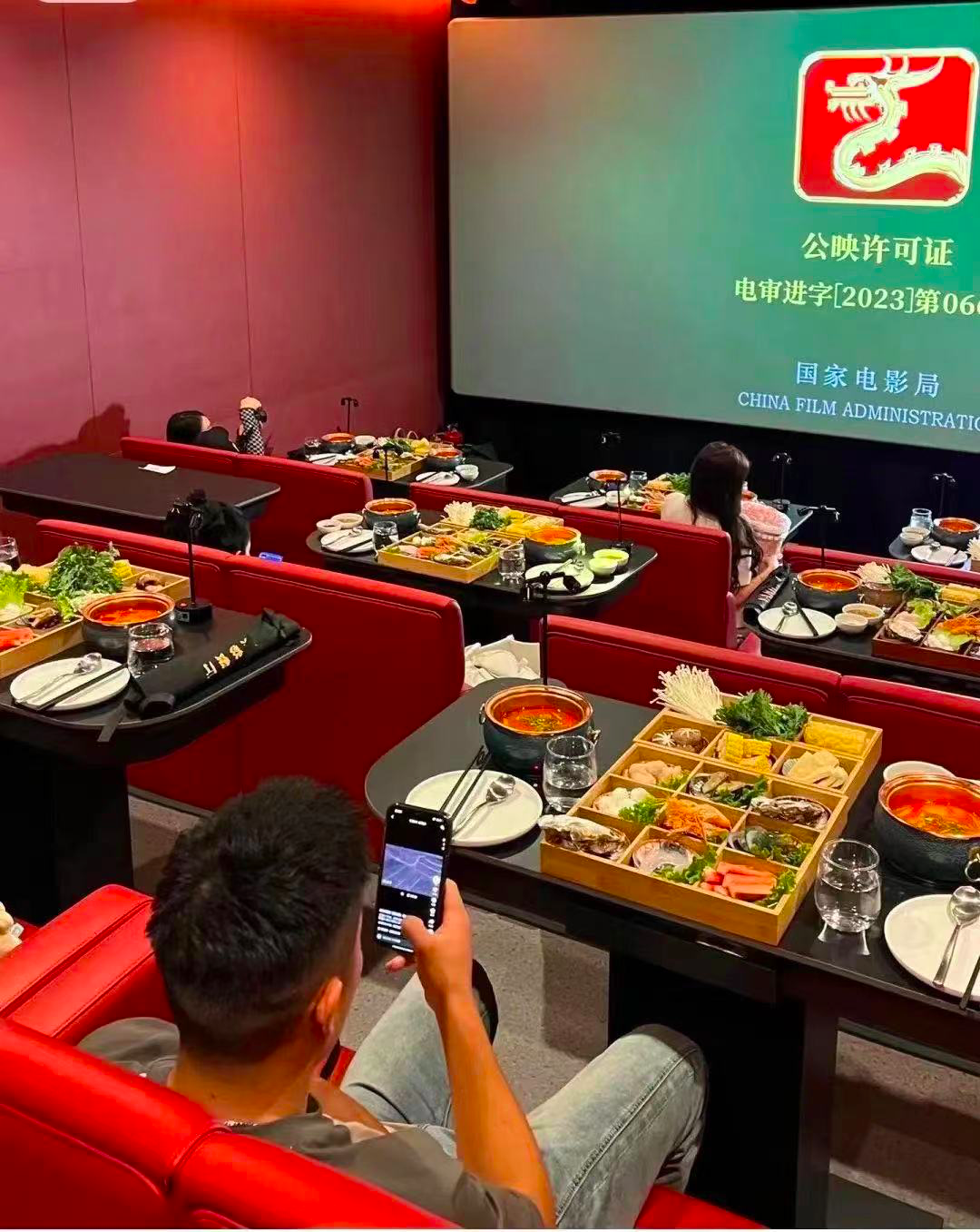 高铁可以这样坐。
