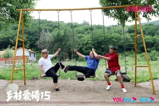 大润发「烟火」文案，又来了