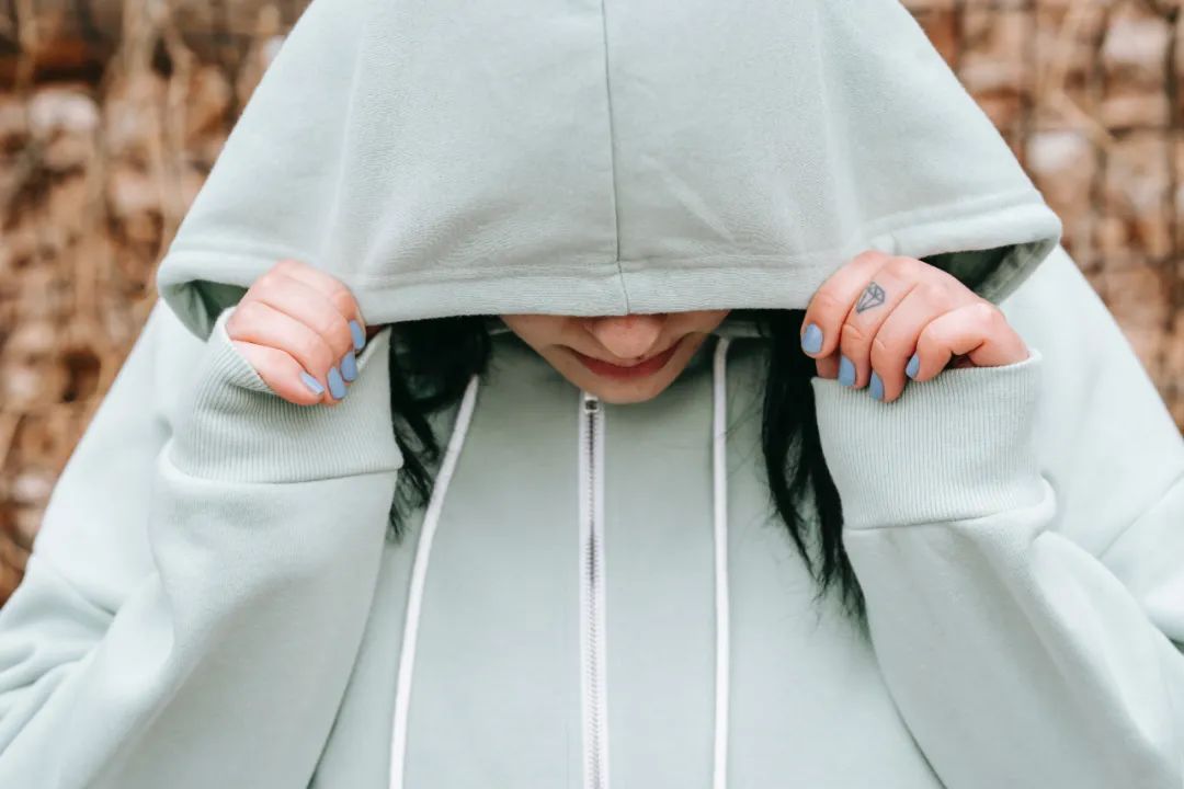 如何超越羞耻感,展现更好的自己?