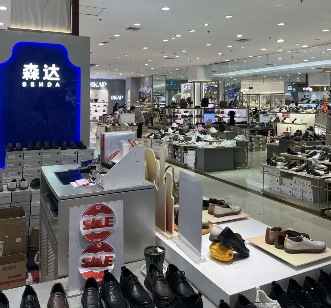 承包了百货商场鞋店的“半壁江山”,但百丽还是不够努力