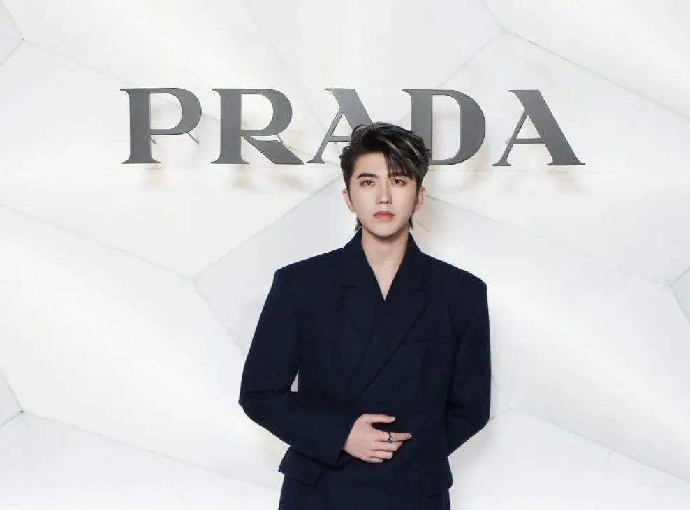 Prada为啥还不解约蔡徐坤???