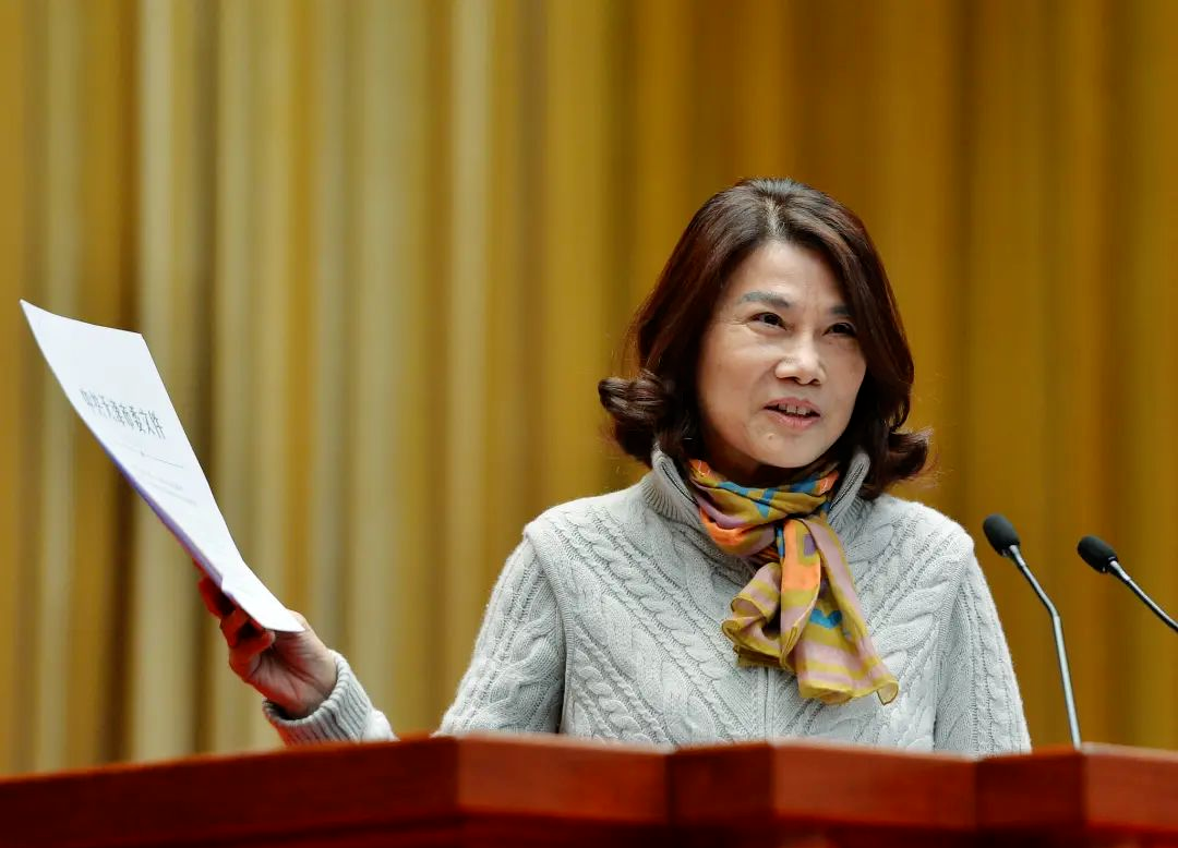 董明珠怒斥员工吃着碗里看着锅里：绝不允许他在格力待下去 ！