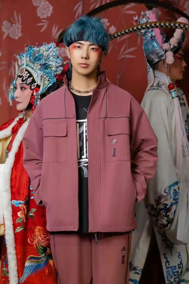 跨界艺术大师韩美林!Adidas「十二生肖」解锁2023国潮新风尚