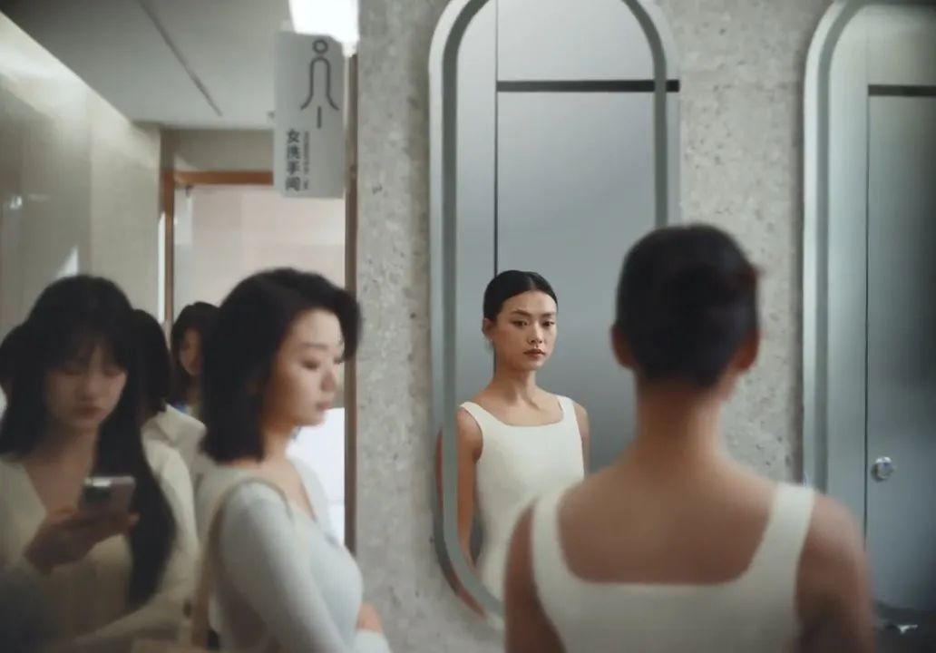 ubras《不仅她可见》妇女节大片,看见女性隐形困境