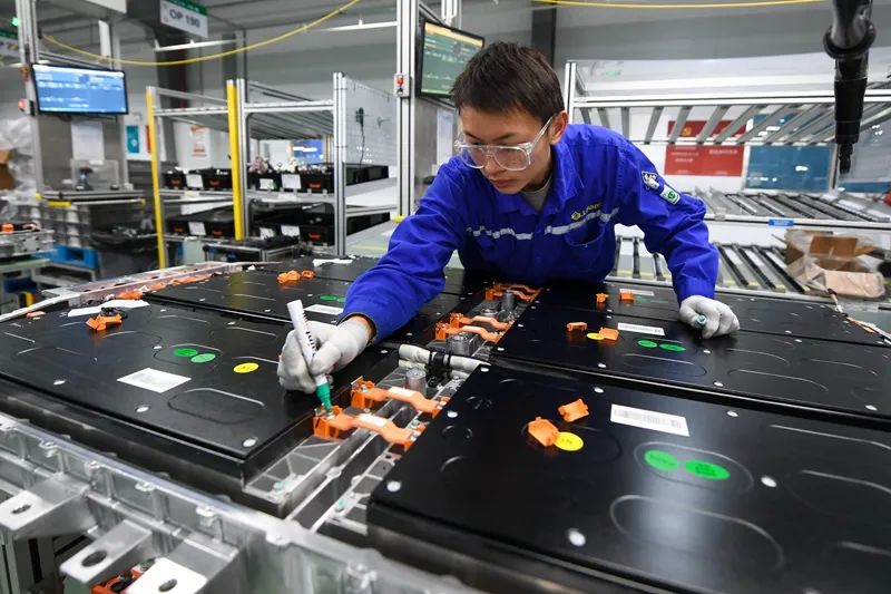 开年卷成麻花的2024,特斯拉为何选择低调?
