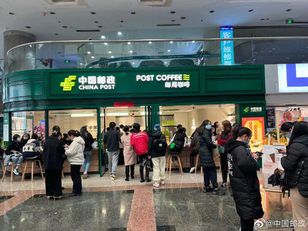 “摆烂”的星巴克,又摊上事了!