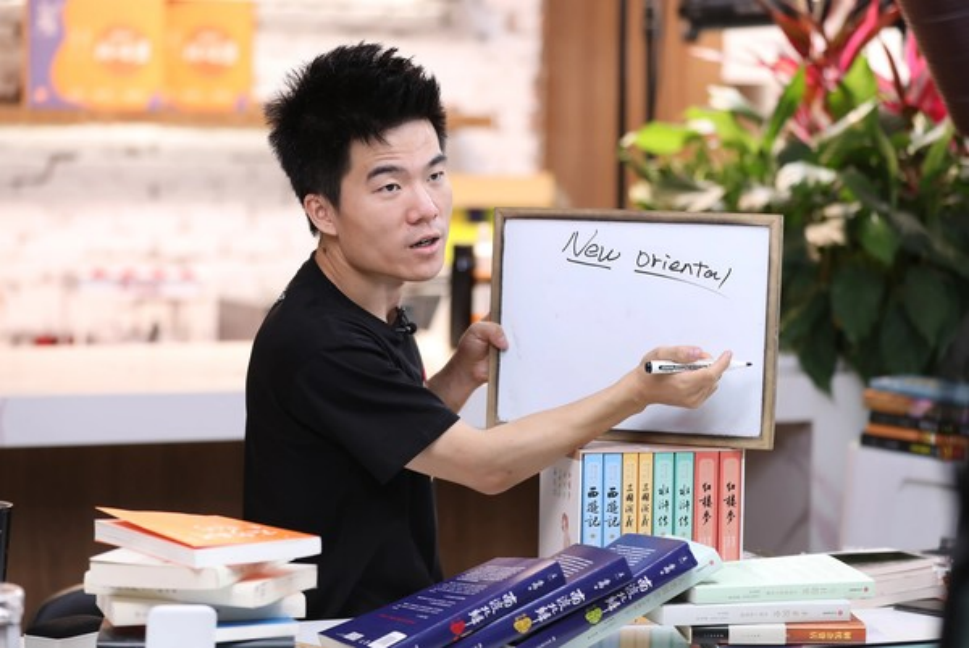 逃离微博，&ldquo;匹夫之怒&rdquo;的董宇辉不仅怕热搜