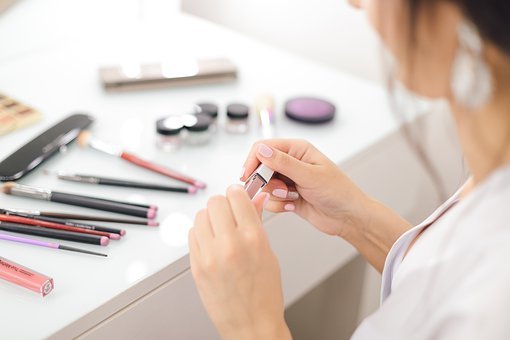 6-14-5lipstick-4743984__340.jpg