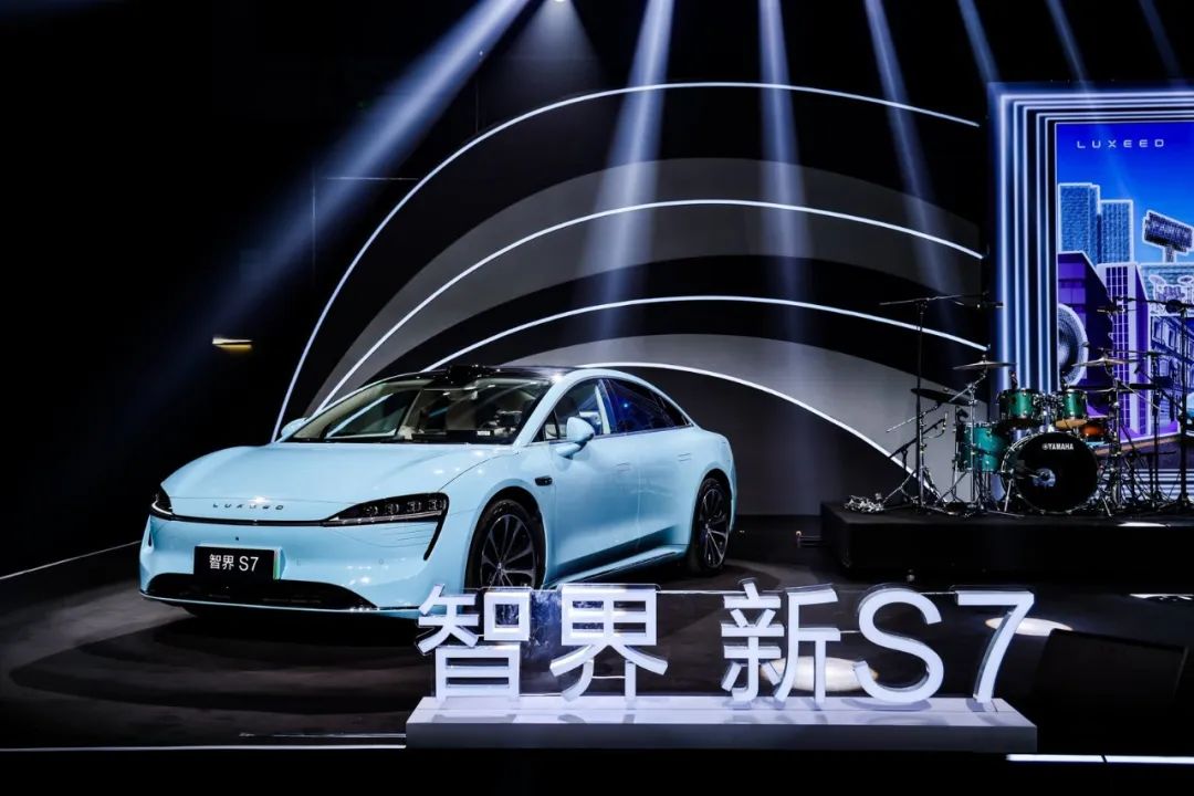 释放自我,智界新S7成为年轻人最爱的“第三空间”