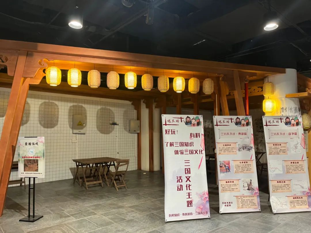 平价餐食俘获打工人,美食广场回潮了