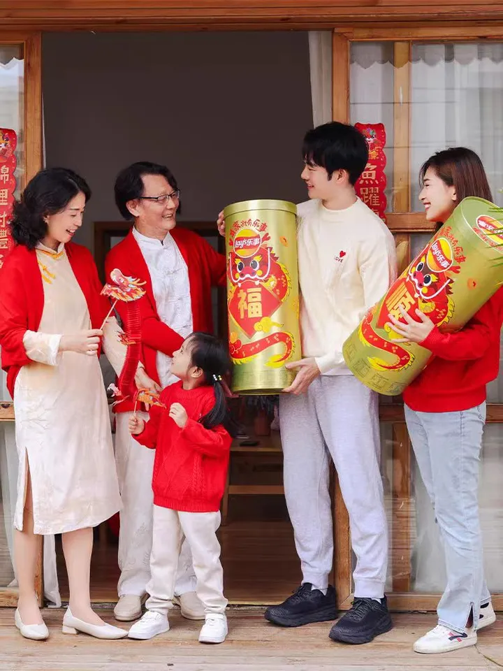 从传统红火包装到创意&ldquo;龙&rdquo;重限定，2024食品圈龙年礼盒大赏！