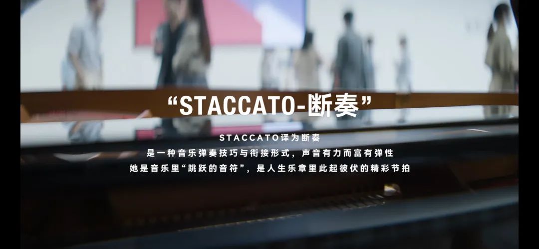 文案卷曲了鞋。