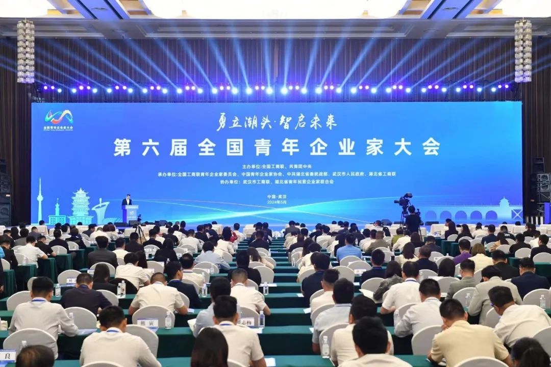 赛力斯业绩飙升,董事长为何说“穷怕了”?