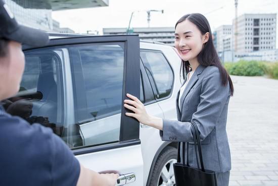 电子商务直播带货(电商直播带货不应有“嘘”声！)